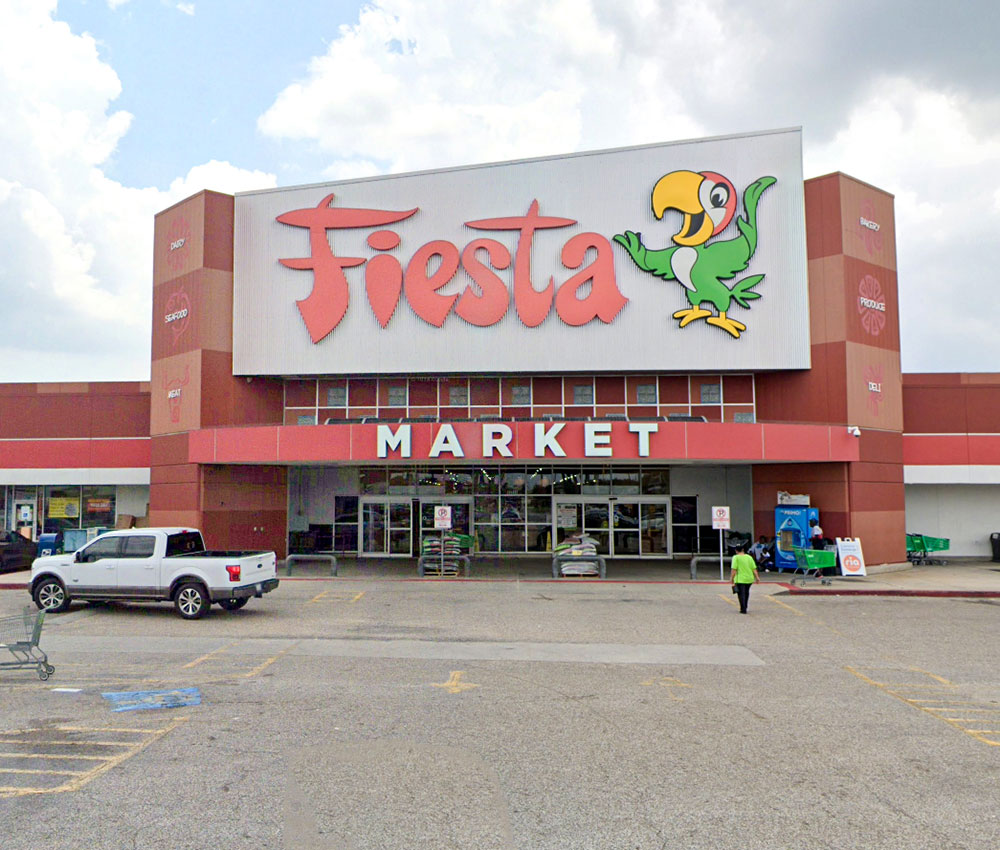 Close To All Amenities, Plazas & Neighborhoods You Need